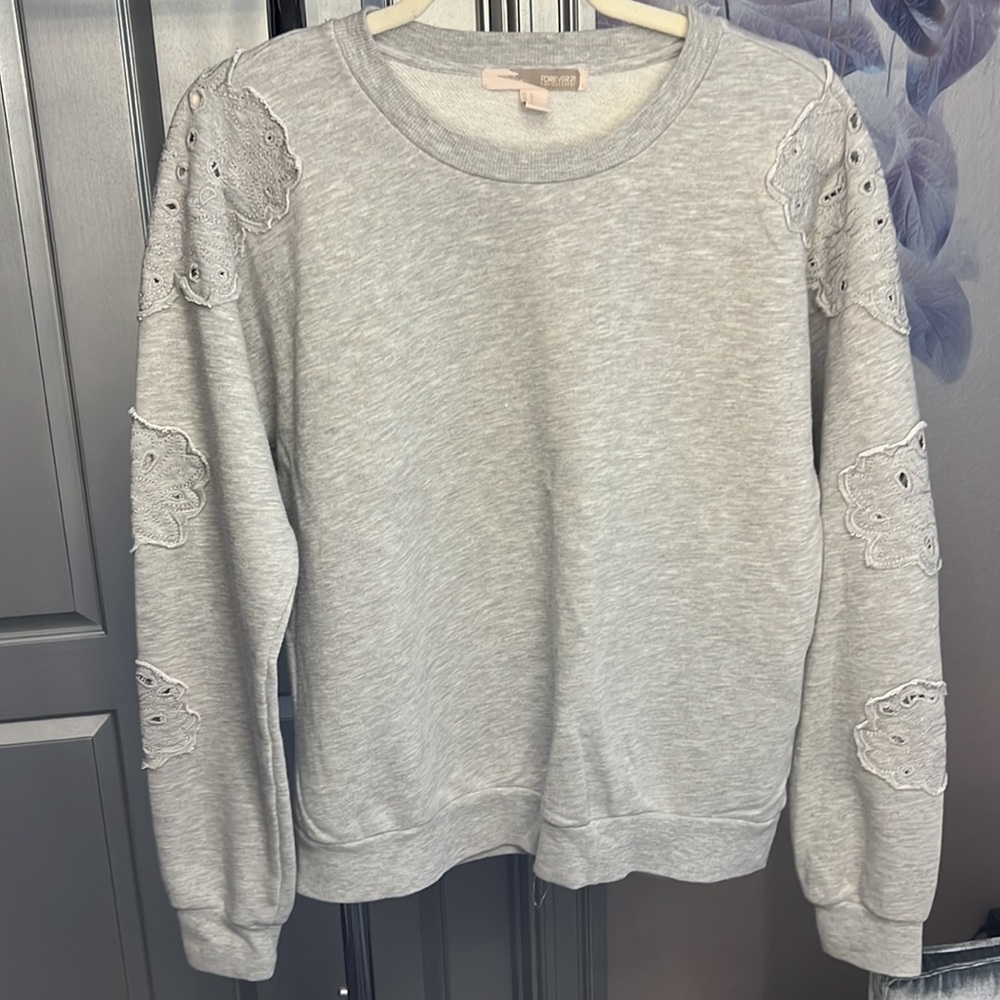 Forever 21 grey embroidered sweater